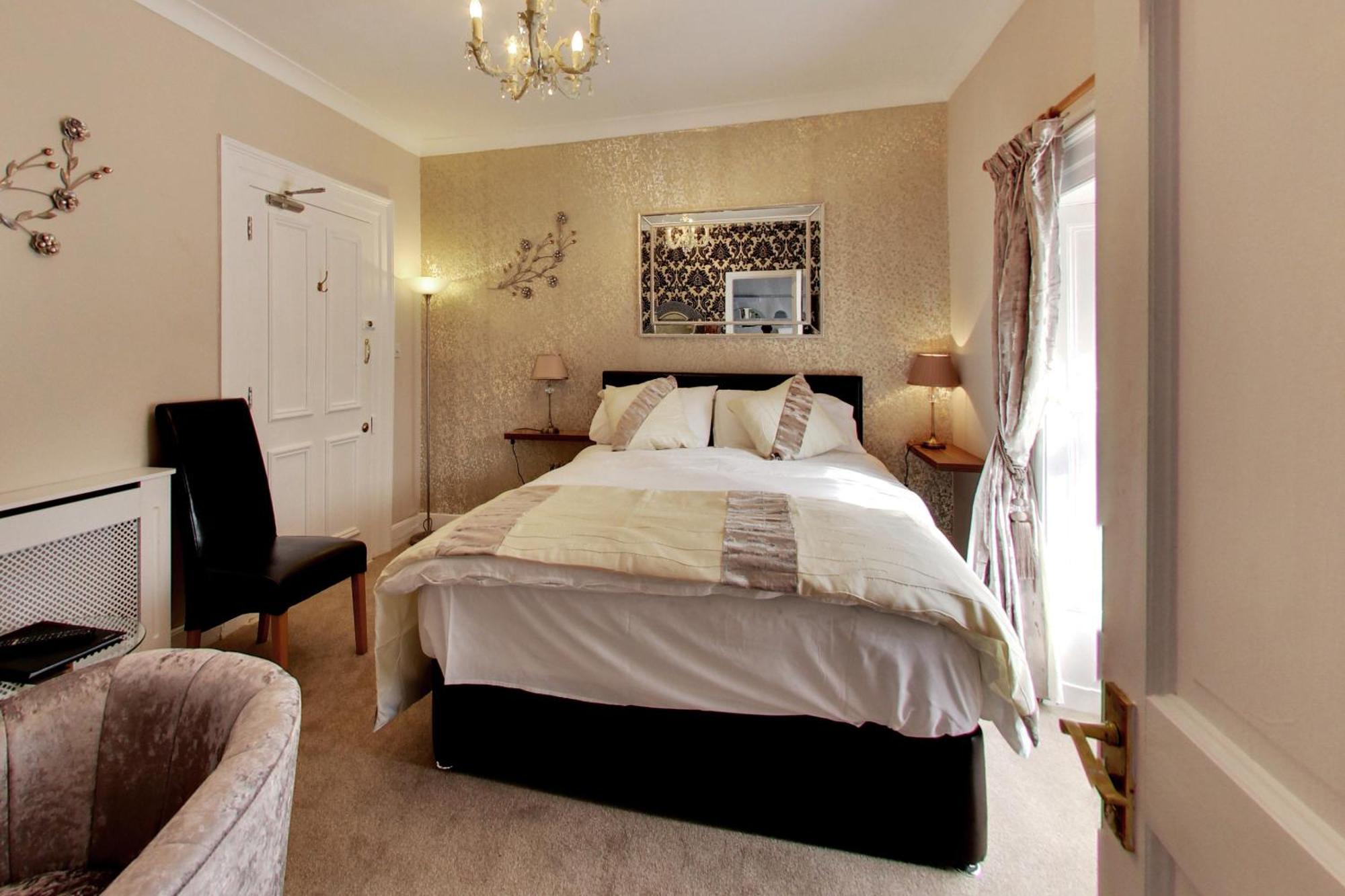 Robin Hill House Heritage 4*