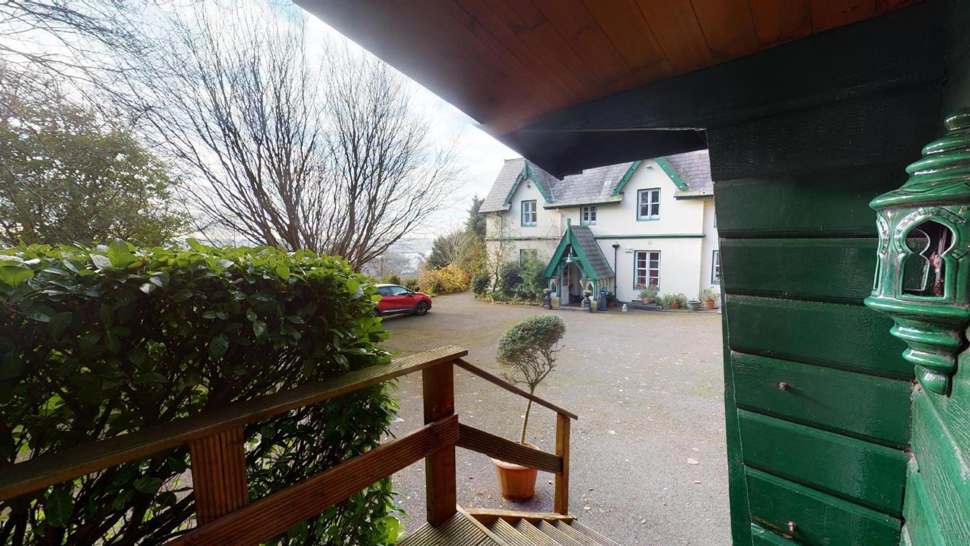 Robin Hill House Heritage 4*