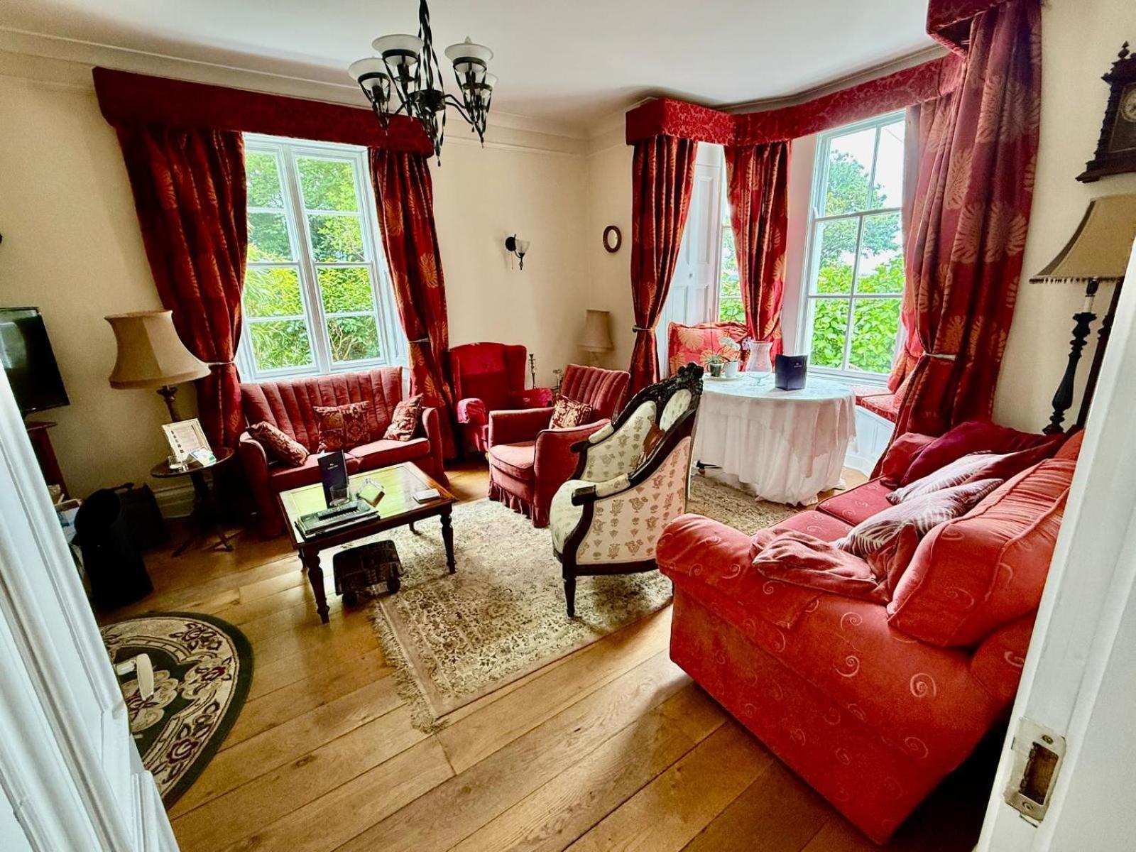 Robin Hill House Heritage Bed & Breakfast