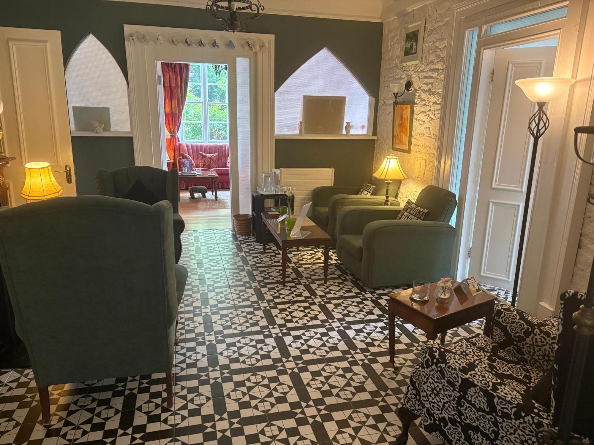 Robin Hill House Heritage Bed & Breakfast
